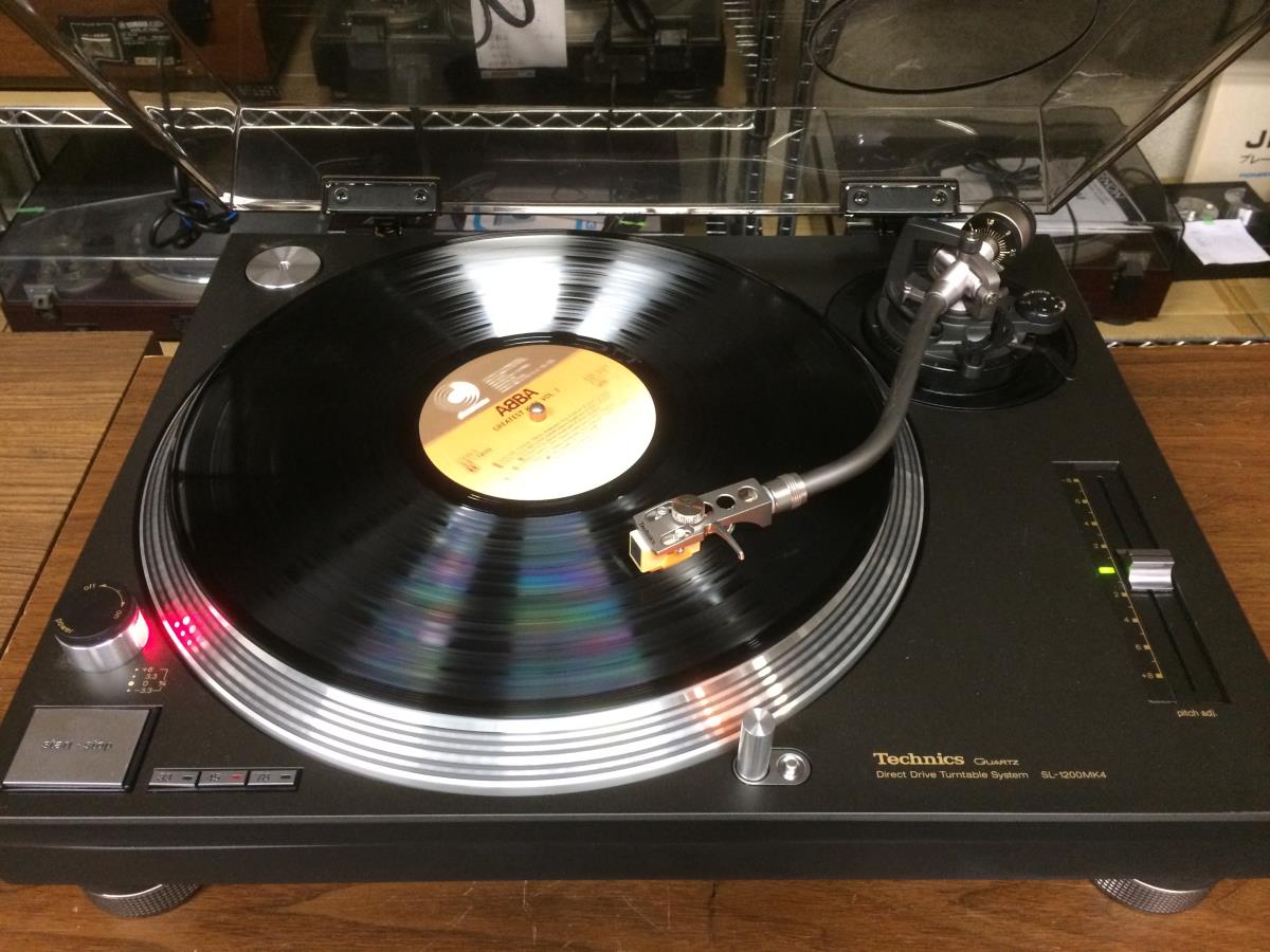 Technics SL-1200 MK4